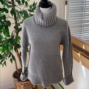 Gap turtleneck sweater